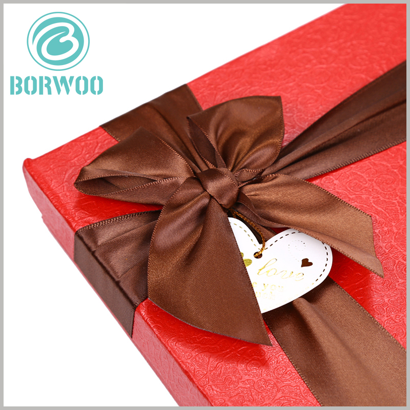Custom large gift boxes with ribbon. Luxury chocolate packaging boxes are one of the effective ways to enhance the value of food.