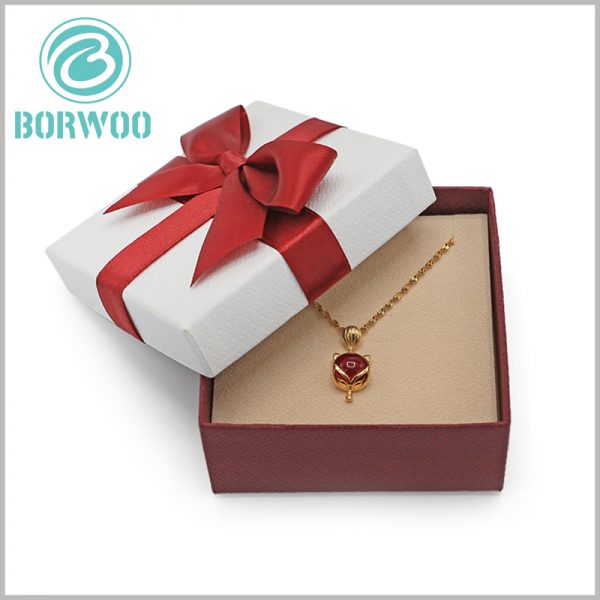 small necklace gift boxes with bows. Customized jewellery gift boxes can meet product marketing needs and perfectly match the products.