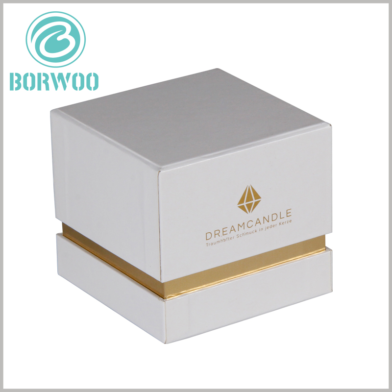 White square cardboard boxes with bronzing printing. The inner neck of the white candle packaging is exposed to gold, which makes the product packaging have a luxurious visual sense.