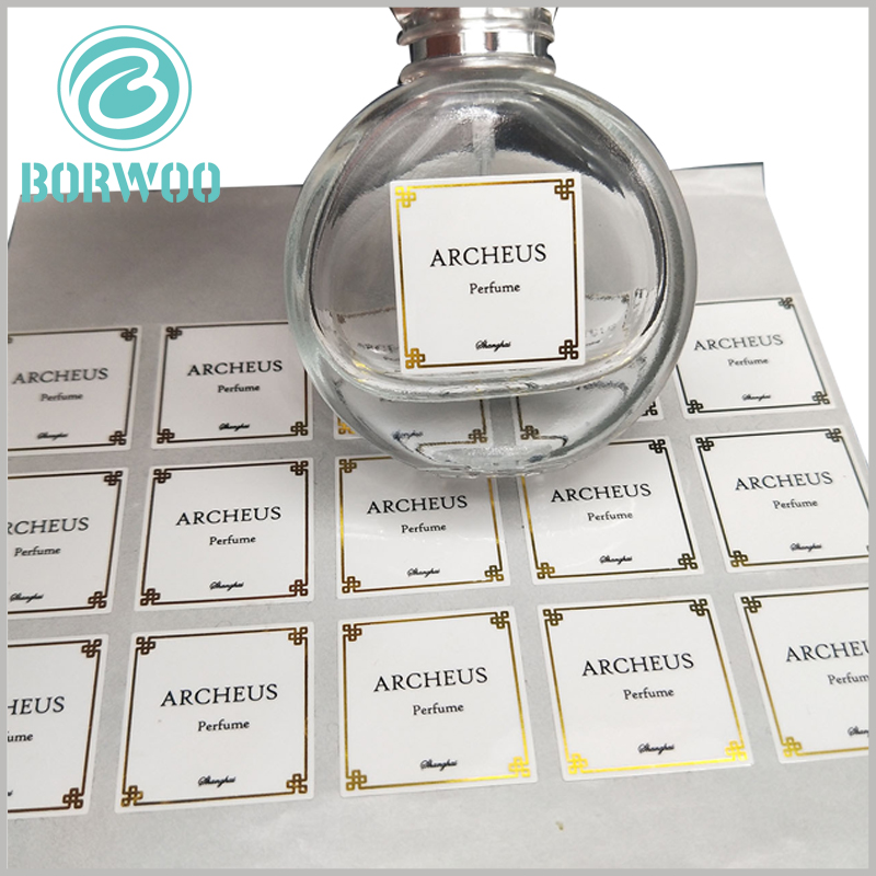 custom printed paper labels for perfume bottles.The custom perfume bottle label is square, and the box formed by bronzing printing on the paper label has a unique appeal.