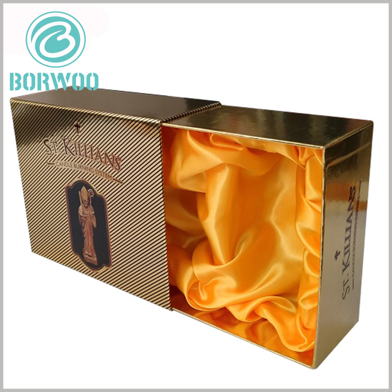 luxury cardboard boxes for candle packaging. The two sides of the golden cardboard drawer package are not sealed, and the inner box can be pushed from either end to open the package.